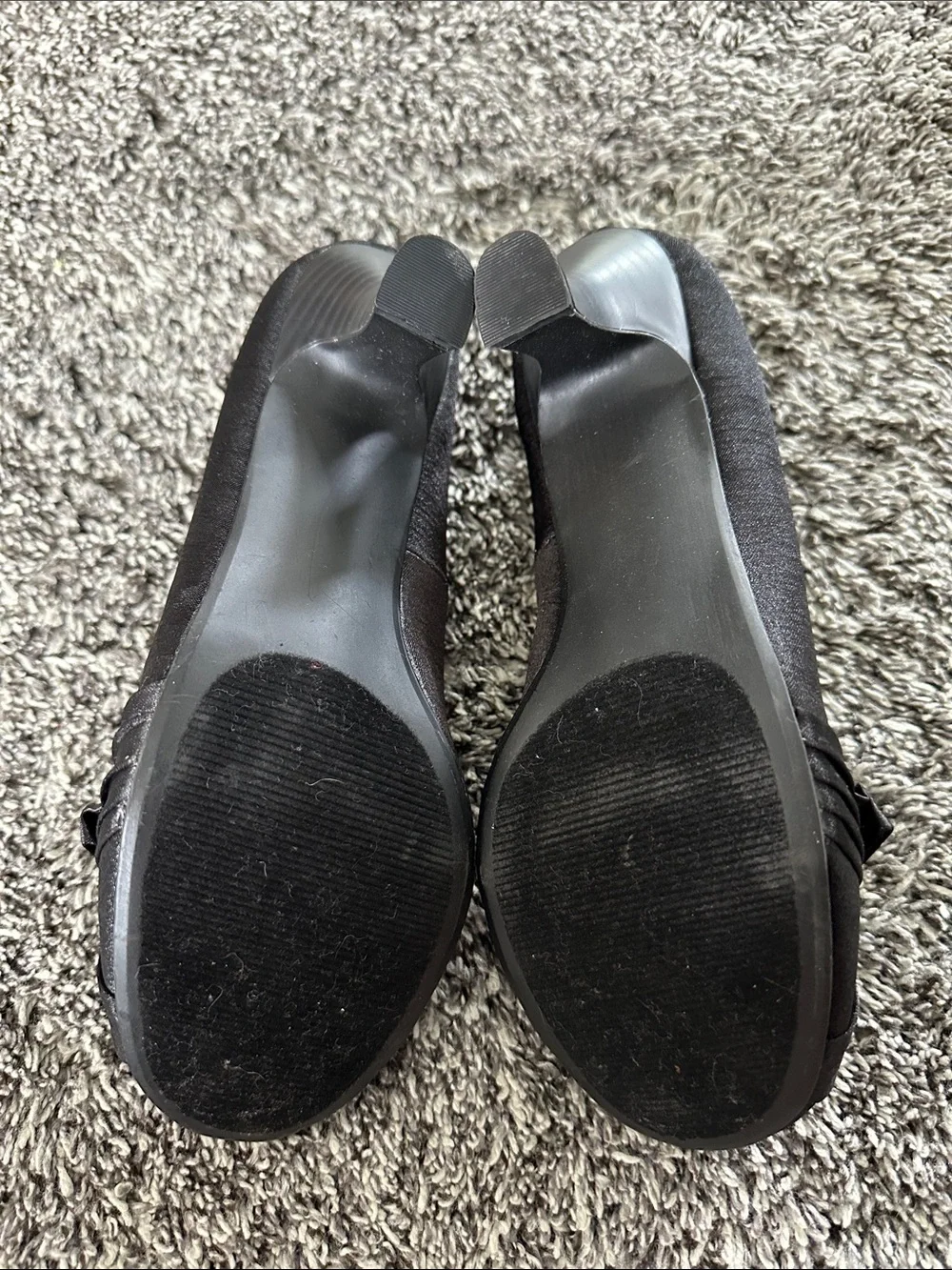 Mudd Black Women's Bow Accent Dress Pumps - Picture 5 of 6